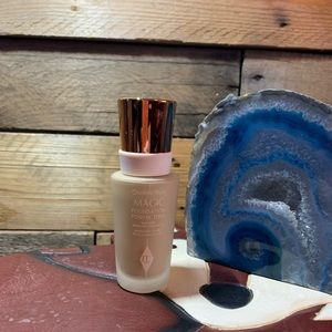 Charlotte Tilbury Magic Foundation 6